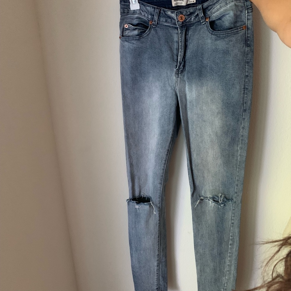 High waisted jeans